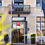 Ibis Centre 3*