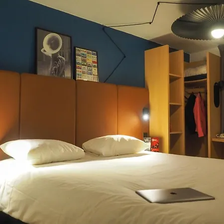 Ibis Centre 3* دويه